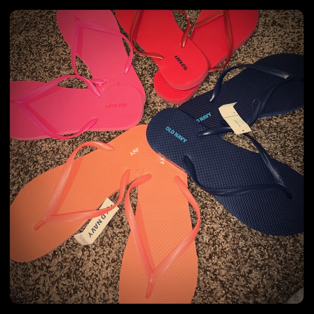 ***Old Navy Flip-Flops/Shower Shoes***